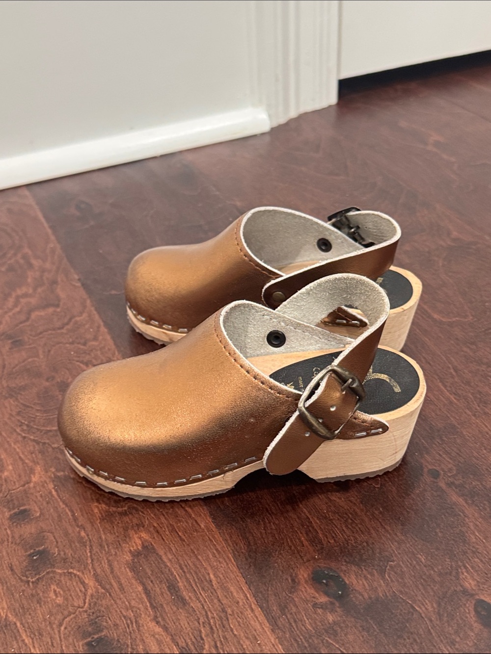 Cape Clogs Leather & Wooden Clogs Shoes Made in Sweden, toddler girls size 9